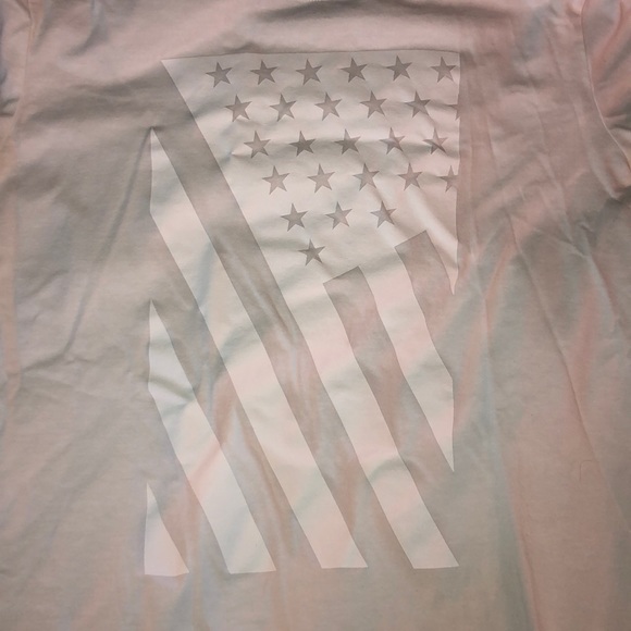 UNDER Armour Flag T-shirt - Picture 2 of 2